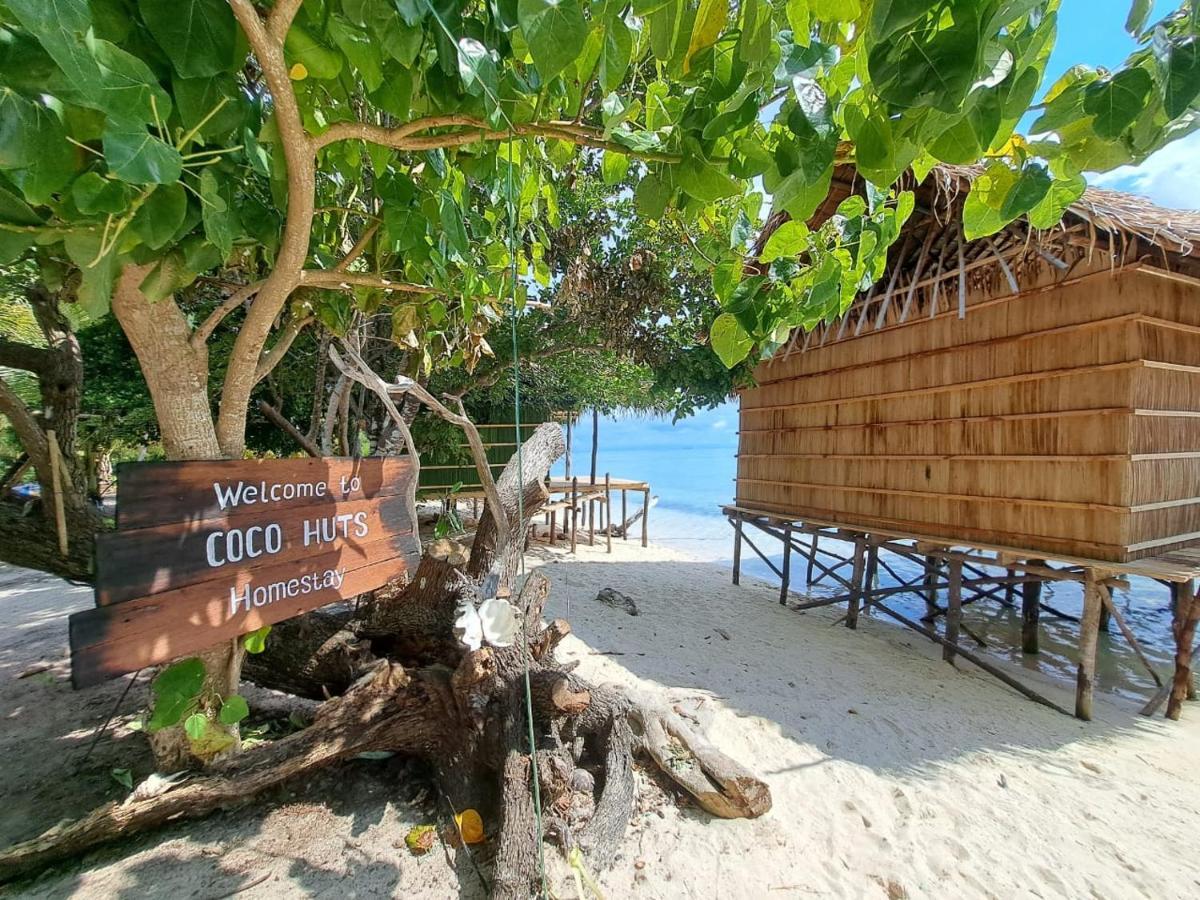 Coco Huts Guest House Waisai Екстериор снимка