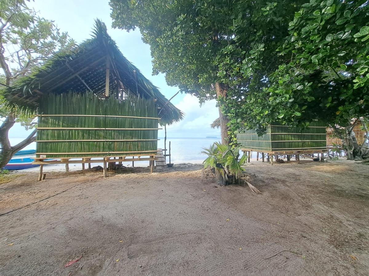 Coco Huts Guest House Waisai Екстериор снимка